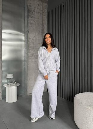 Базовый женский спортивный костюм