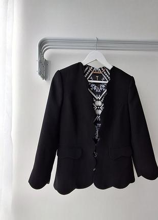 Черный пиджак