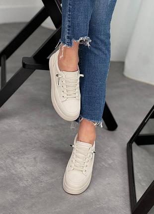 Кроссовки на резинке