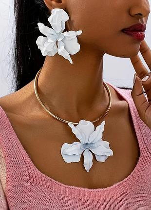 Набір намисто та сережки металеві квіти орхідеї білі