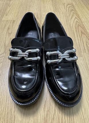 Чорні лофери