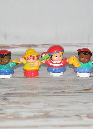 Фирменный набор разных фигурок маленькие человечки школа детский сад little people fisher price оригинал