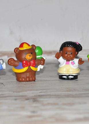 Фирменный набор разных фигурок маленькие человечки цирковая арена little people fisher price оригинал