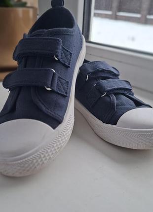 Мокасини. на ліпучці