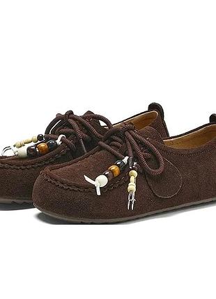 Коричневі замшеві мокасини allsy (lonza) з декоративними шнурками та намистинами
