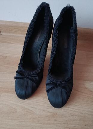 Silk heels
louis vuitton туфли винтаж