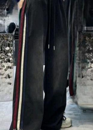 Жіночі широкі спортивні штани з лампасами — стильний триколор streetwear для кожного дня