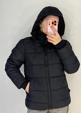 Чорна тепла базова куртка від h&m