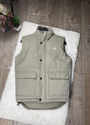 Пухова жилетка helly hansen