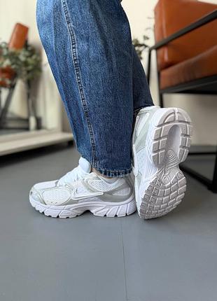 Женские кроссовки nike zoom vomero v5 rnr full white