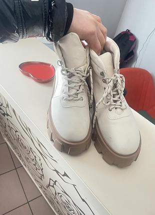 Черевики на товстій підошві