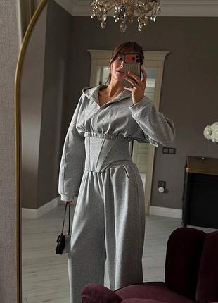 Стильний спортивний костюм з корсетом спортивний костюм трійка спортивний костюм з топом