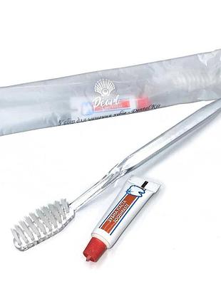 Набір для чищення зубів: зубна щітка і паста 5 г