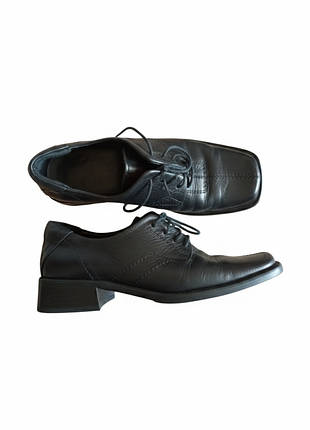 Шкіряні туфлі