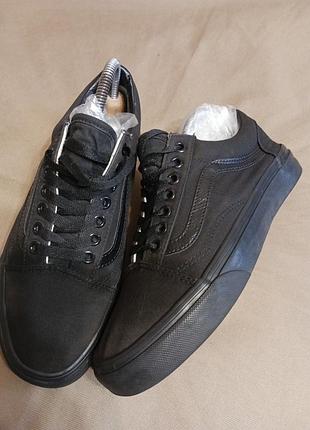 Якісні кеди від відомого бренду