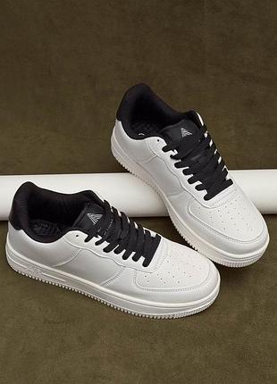 Кроссовки мужские стильные