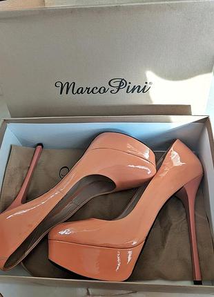 Туфли лак цвет персик marco pini.
новые. размеры 38, 39