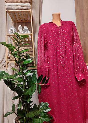 Красива малинова шифонова сукня!