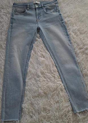 Джинси скіні
