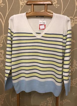 Очень красивый и стильный брендовый свитерок в полоску.