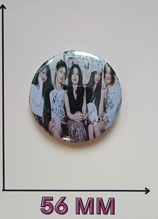 Значок на булавке 5,6 см айдиль (g)i-dle (22106)