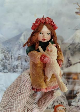 Девочка с котиком на елку