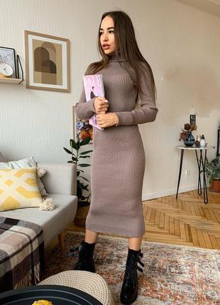 Теплое вязаное платье в рубчик за колено миди платье гольф