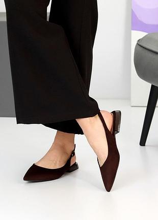 Шоколадные открытые замшевые туфли лодочки низкий каблук