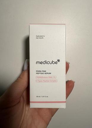 Пептидна сироватка для обличчя medicube pdrn pink peptide serum