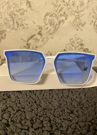 Стильные летние очки