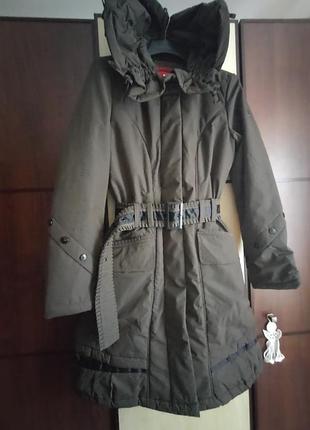 Пальто цвета хаки