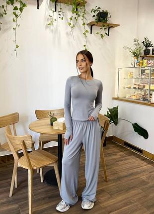 Женский костюм