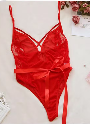 Женское красное кружевное боди