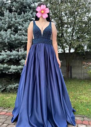 Випускна сукня