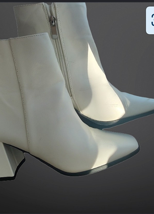 Чобітки демісезонні ідеальний стан 38