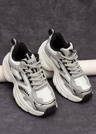 Кроссовки женские демисезонные