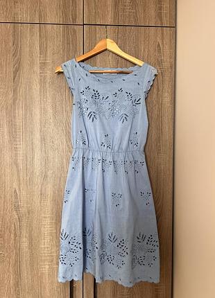 Сукня з візерунками