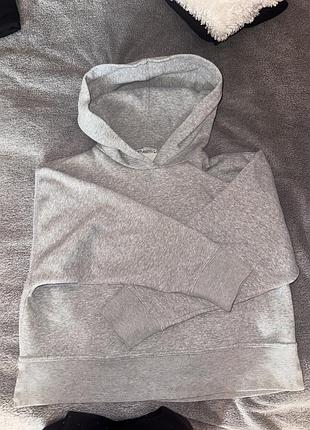 Худі,в нормальному стані трошки треба почистити від катишків