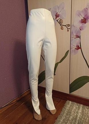 Фірмові брючки зі штучної шкіри,нюанс!!!