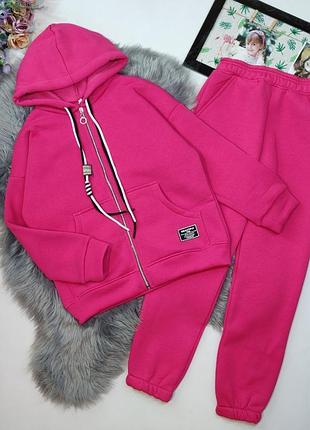 Яркий спортивный костюм 🌹