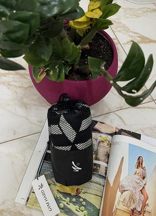 Чорно-білий рушник для спортзалу/походу gym hard в індивідуальному чохлі