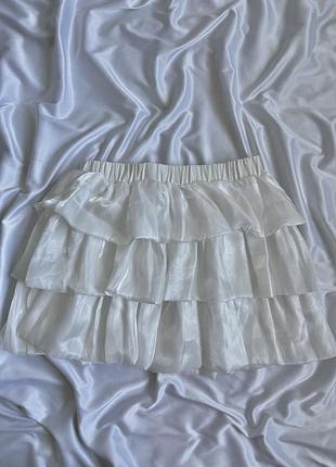 Біла спідниця лоліта