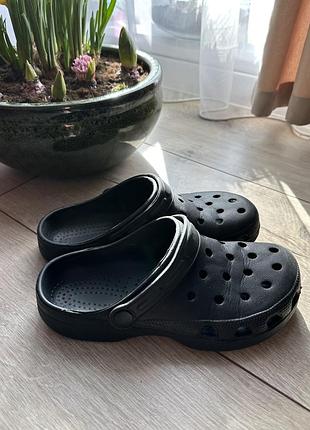 Крокси (як чоловічі так і жіночі), 38 розмір