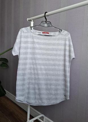 Базова сіра футболка