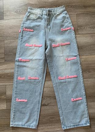 Джинси жіночі з нашивками