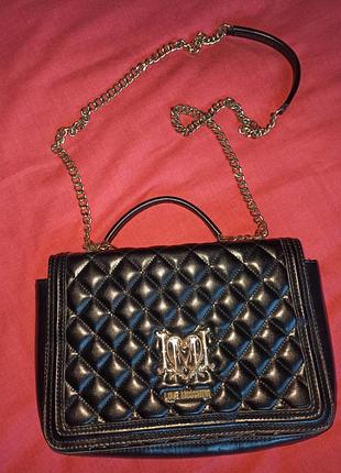 Love moschino москино женская черная стеганая сумка через плечо