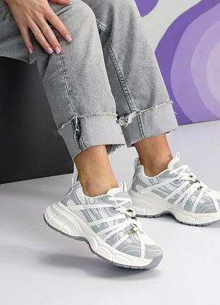 Кроссовки женские