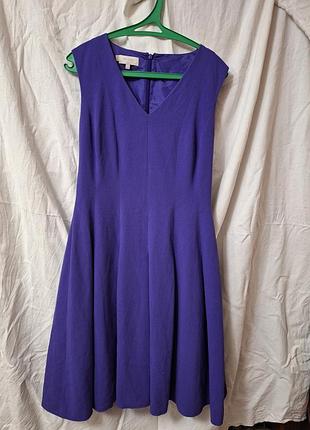 Сукня  приталена