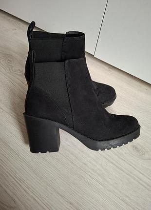 Черевики замшеві, чоботи  весняні р 38