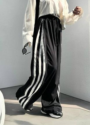 Штани жіночі з лампасами з плащівки спортивні оверсайз широкі